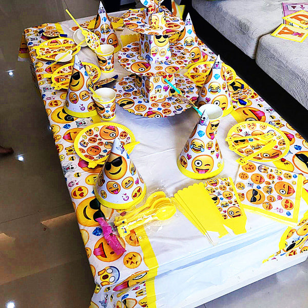 100*108cm FUNNY EMOJI TABLECLOTH